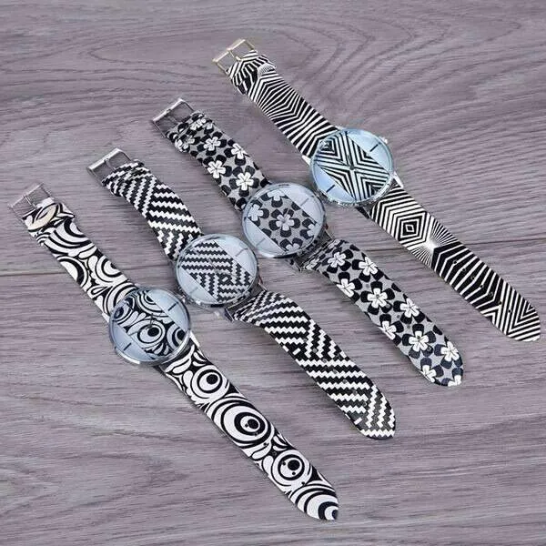 Black & White Watch
