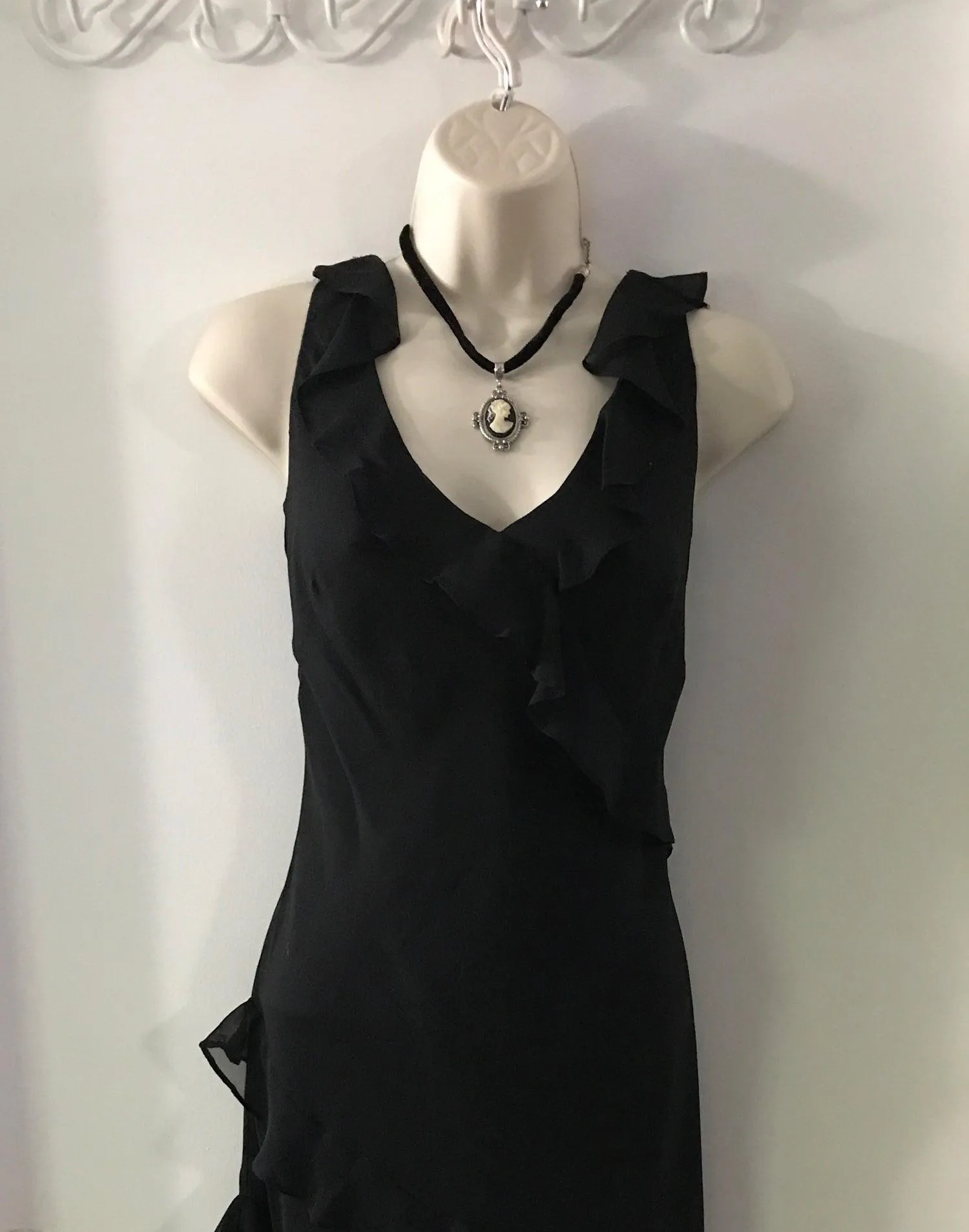 Vintage 1928 Ornate Cameo on Black Velvet Choker