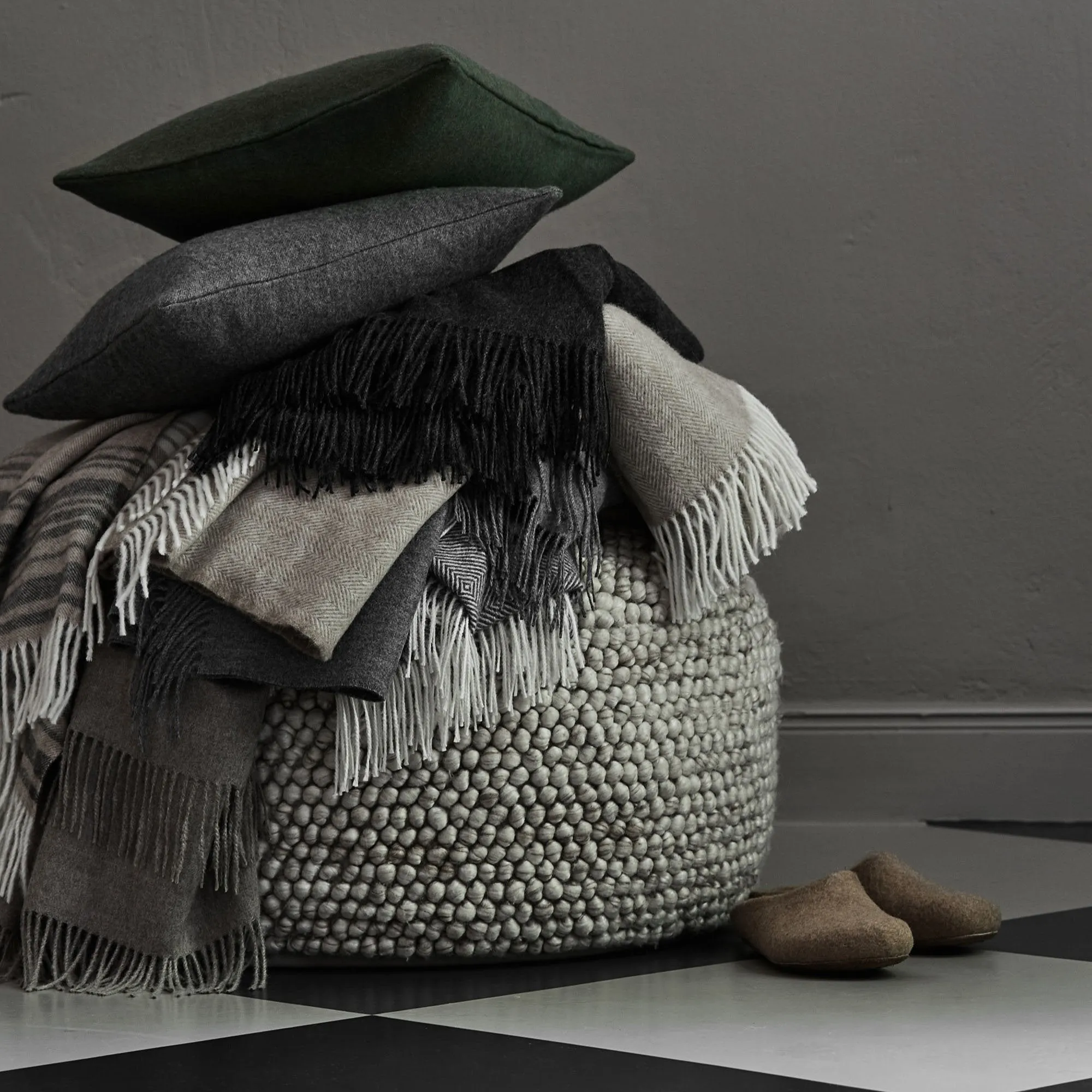 Wool Pouffe Ravi [Natural white]